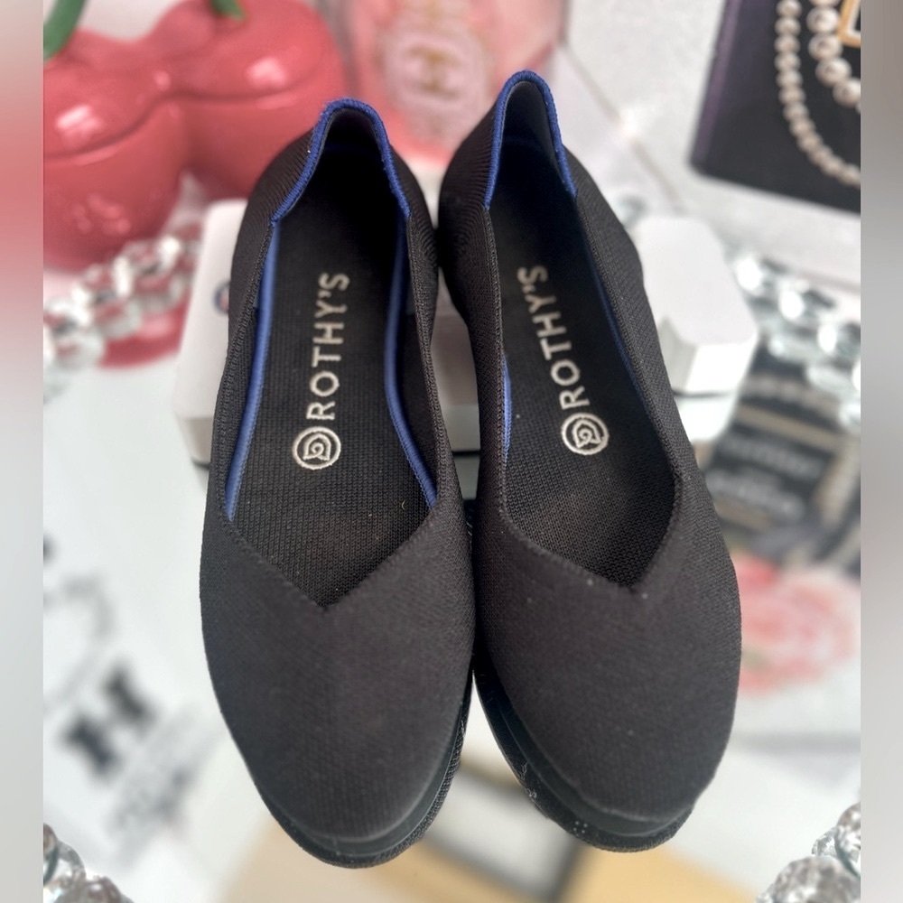 Rothy's Black Classic Loafers with Minimalist Design size 7.5